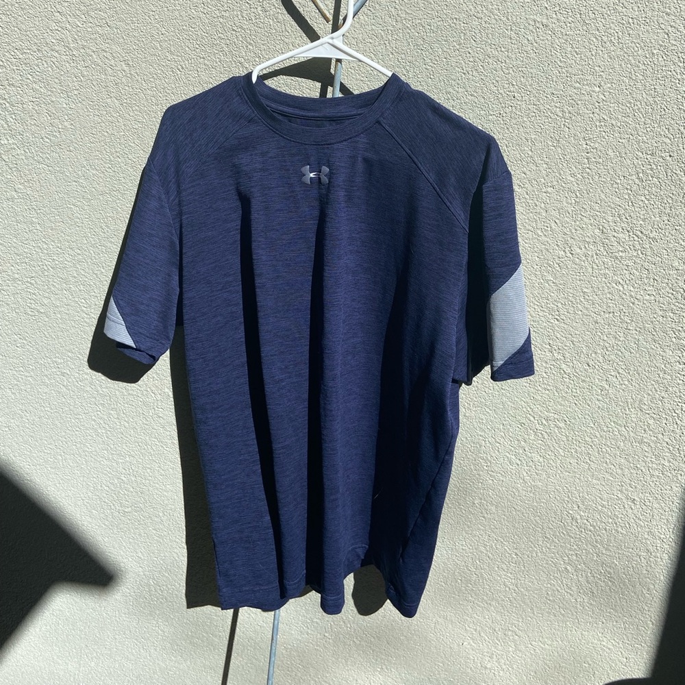 Large, under armour, mens workout tshirt